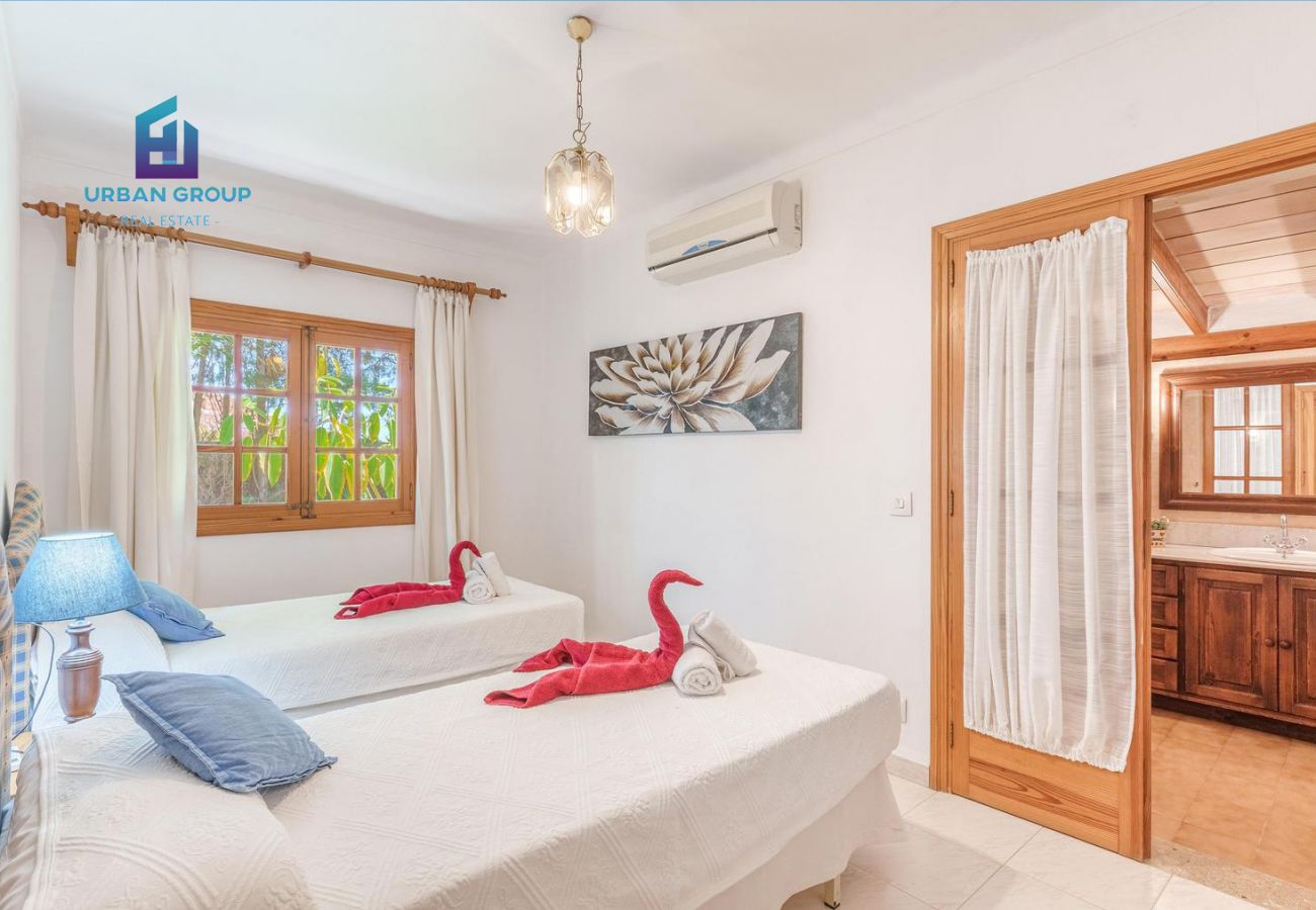Casa rural en Pollensa / Pollença - Estupenda Villa en Pollensa  con Piscina y Yacusi
