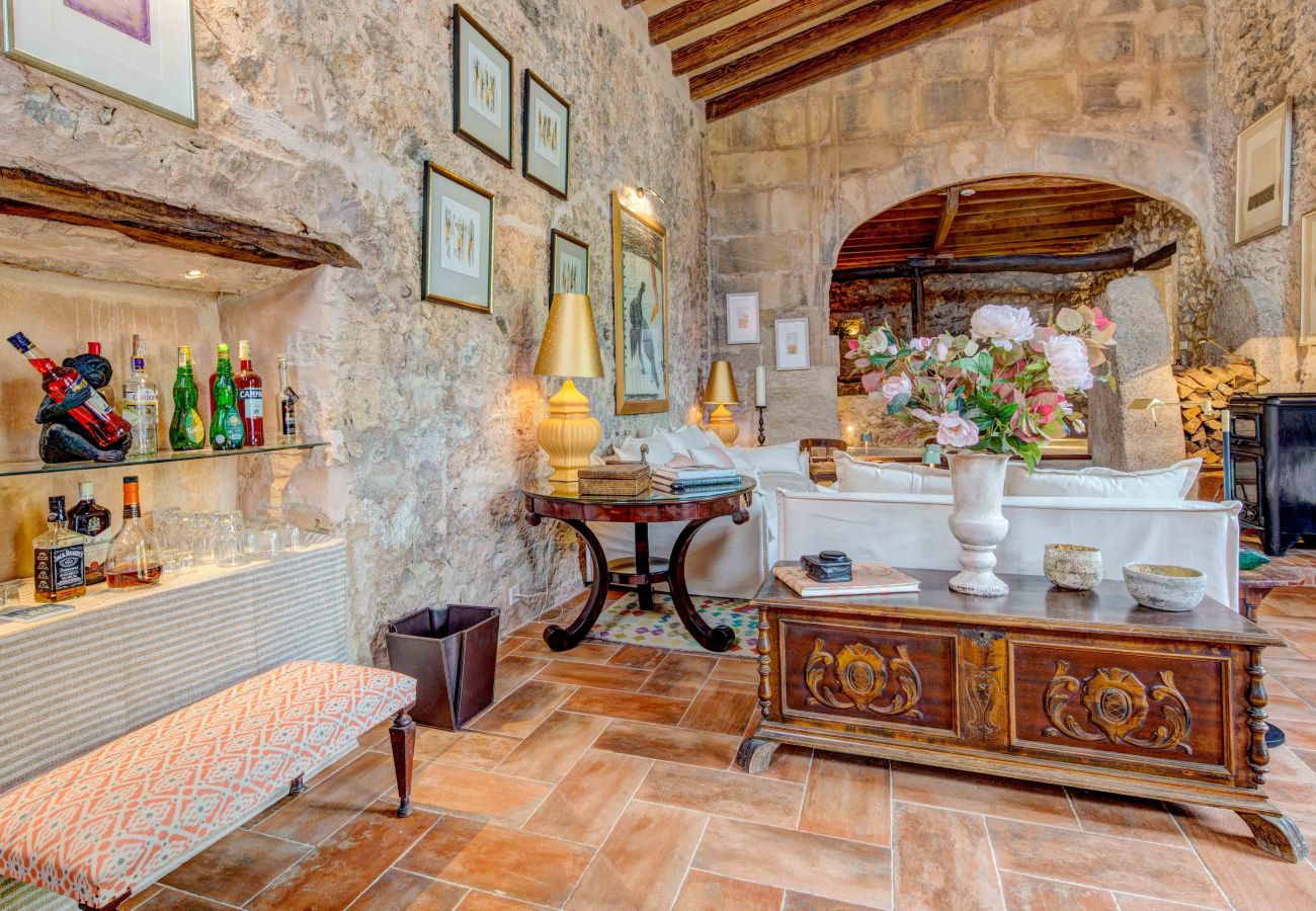 Casa rural en Pollensa - Finca reformada con piscina climatizada entre Pollensa y Puerto Pollensa