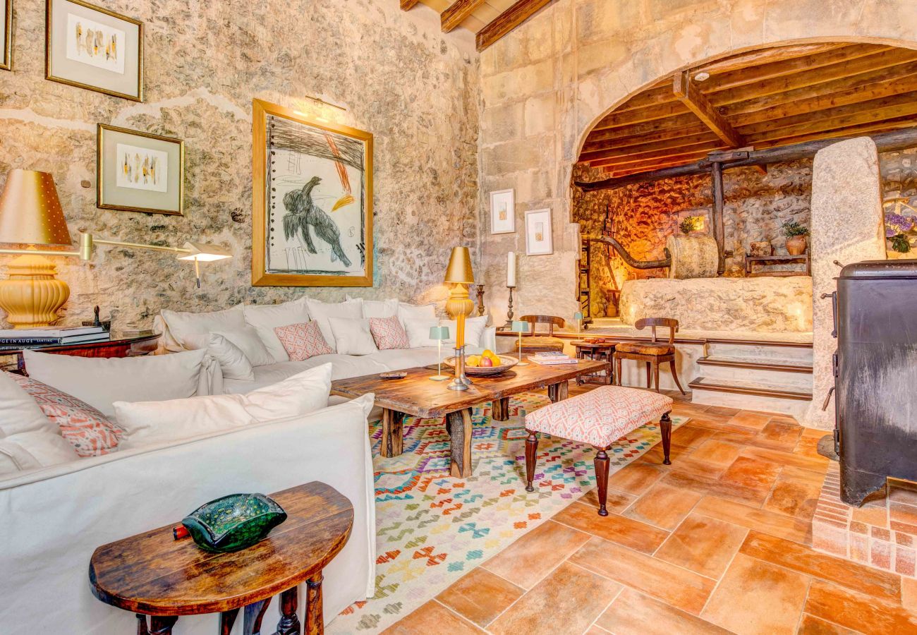 Casa rural en Pollensa - Finca reformada con piscina climatizada entre Pollensa y Puerto Pollensa
