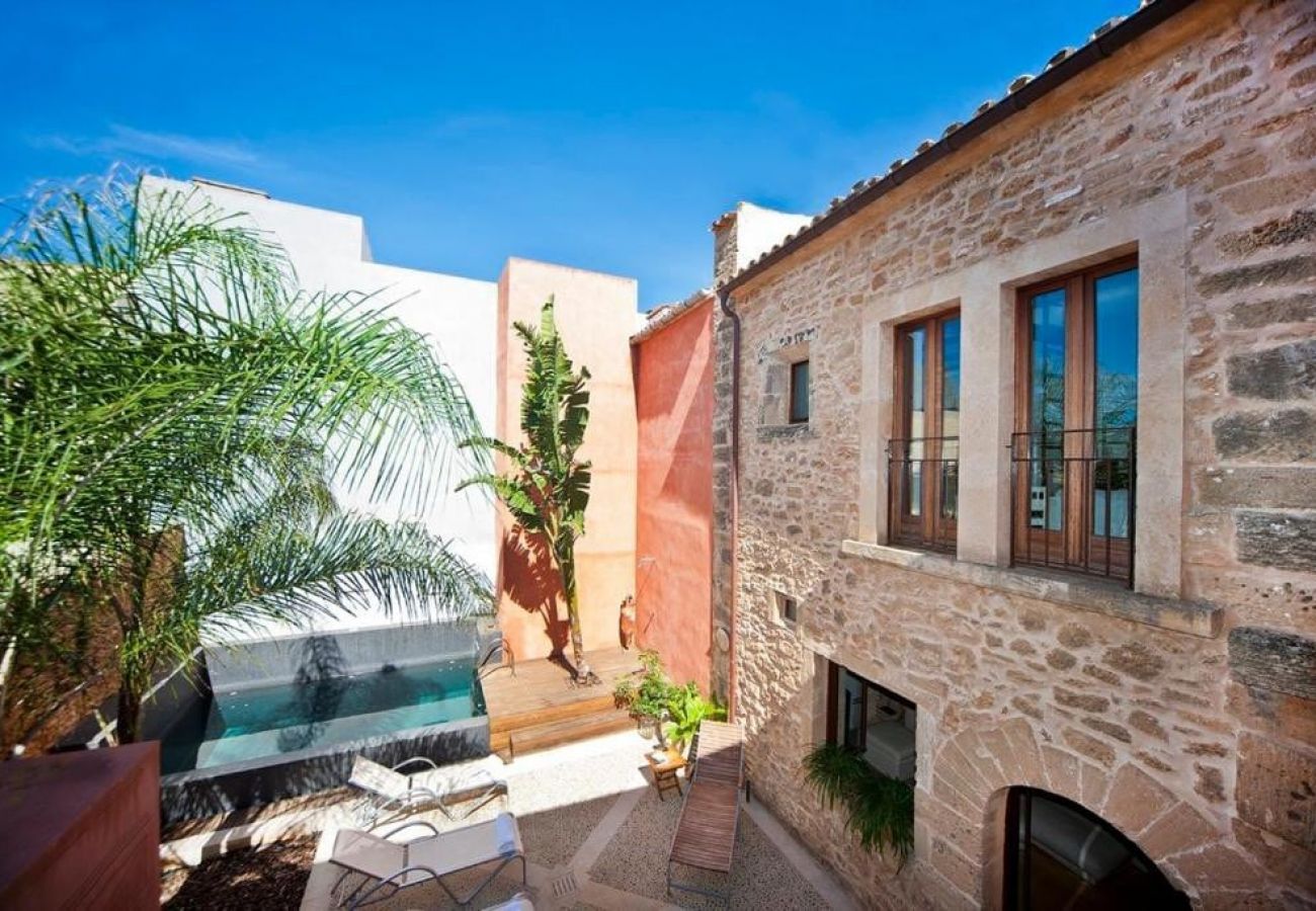 Ferienhaus in Alcudia - Fantastisches Stadthaus mit Swimmingpool