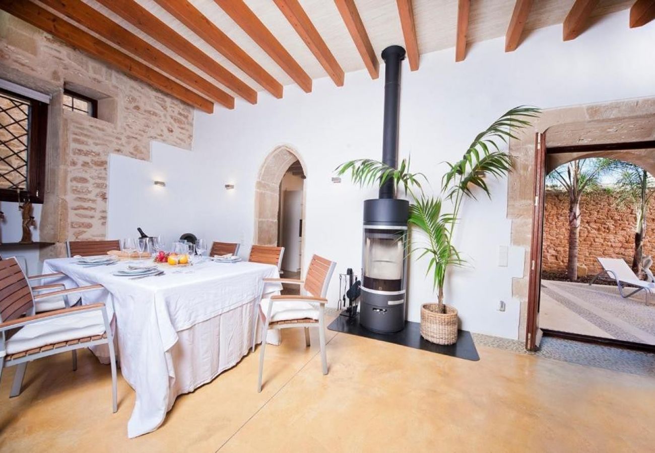 Ferienhaus in Alcudia - Fantastisches Stadthaus mit Swimmingpool
