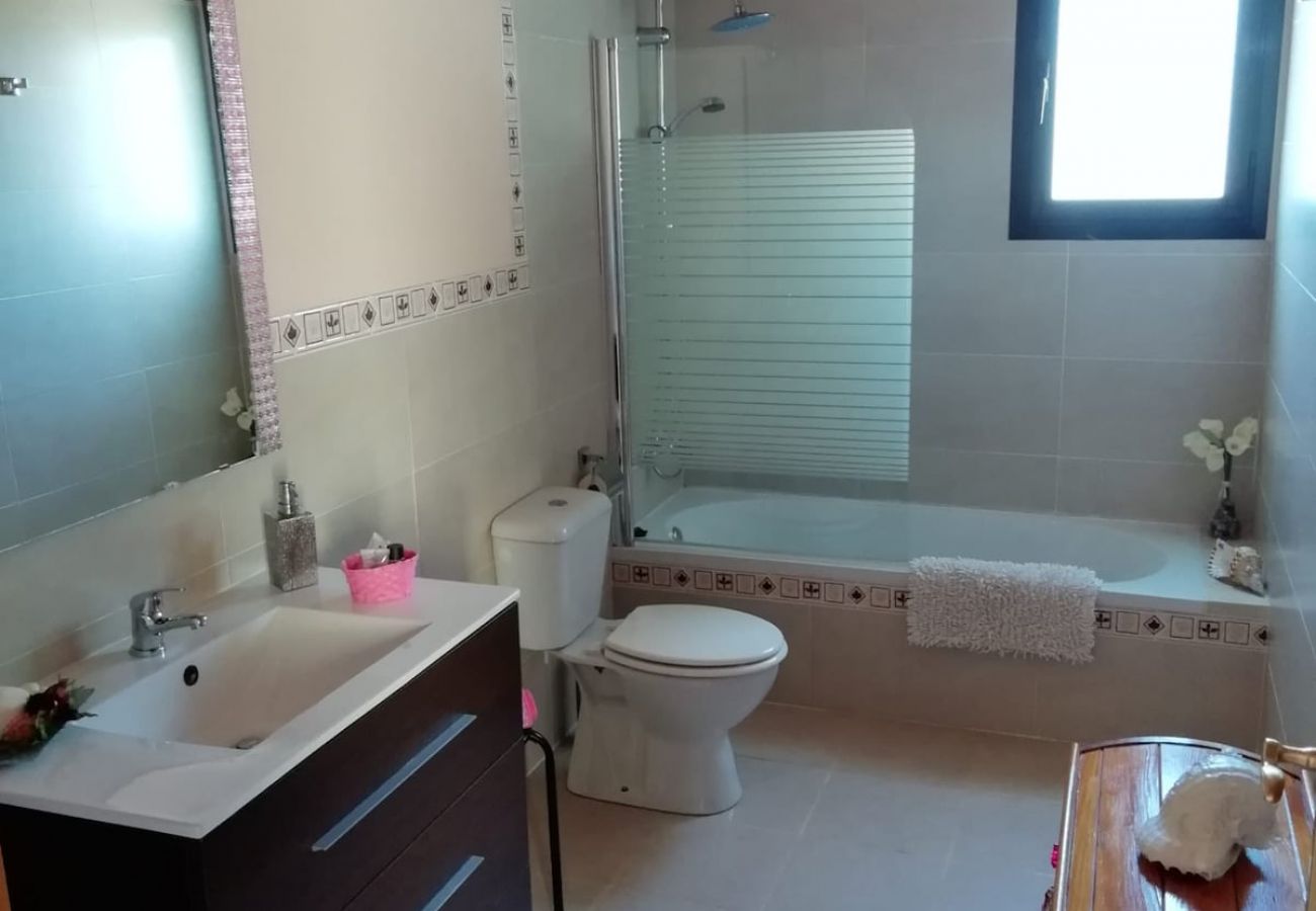 Villa in Arta - -