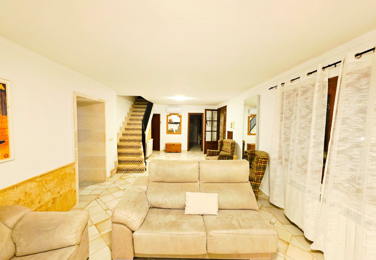 Villa in Santa Margarida - Große Villa zum Genießen und Ausruhen
