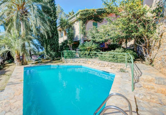 Chalet in Port de Pollença - Exklusive Luxusvilla mit Meerblick Chalet in Port de Pollença - Exklusive Luxusvilla mit Meerblick