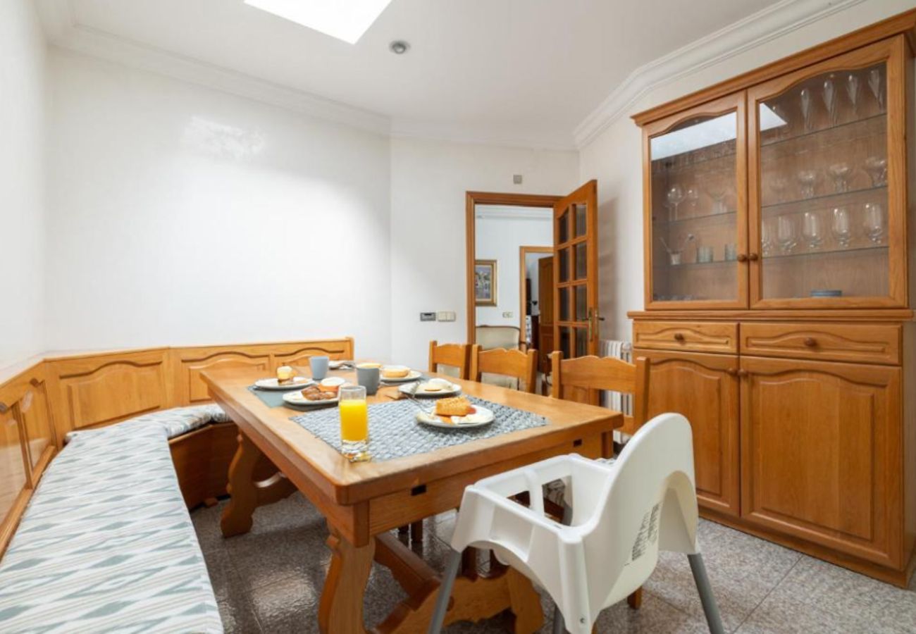 Chalet in Santa Margarida - Luxuriöse traditionell mallorquinische 4SZ Dorfvilla