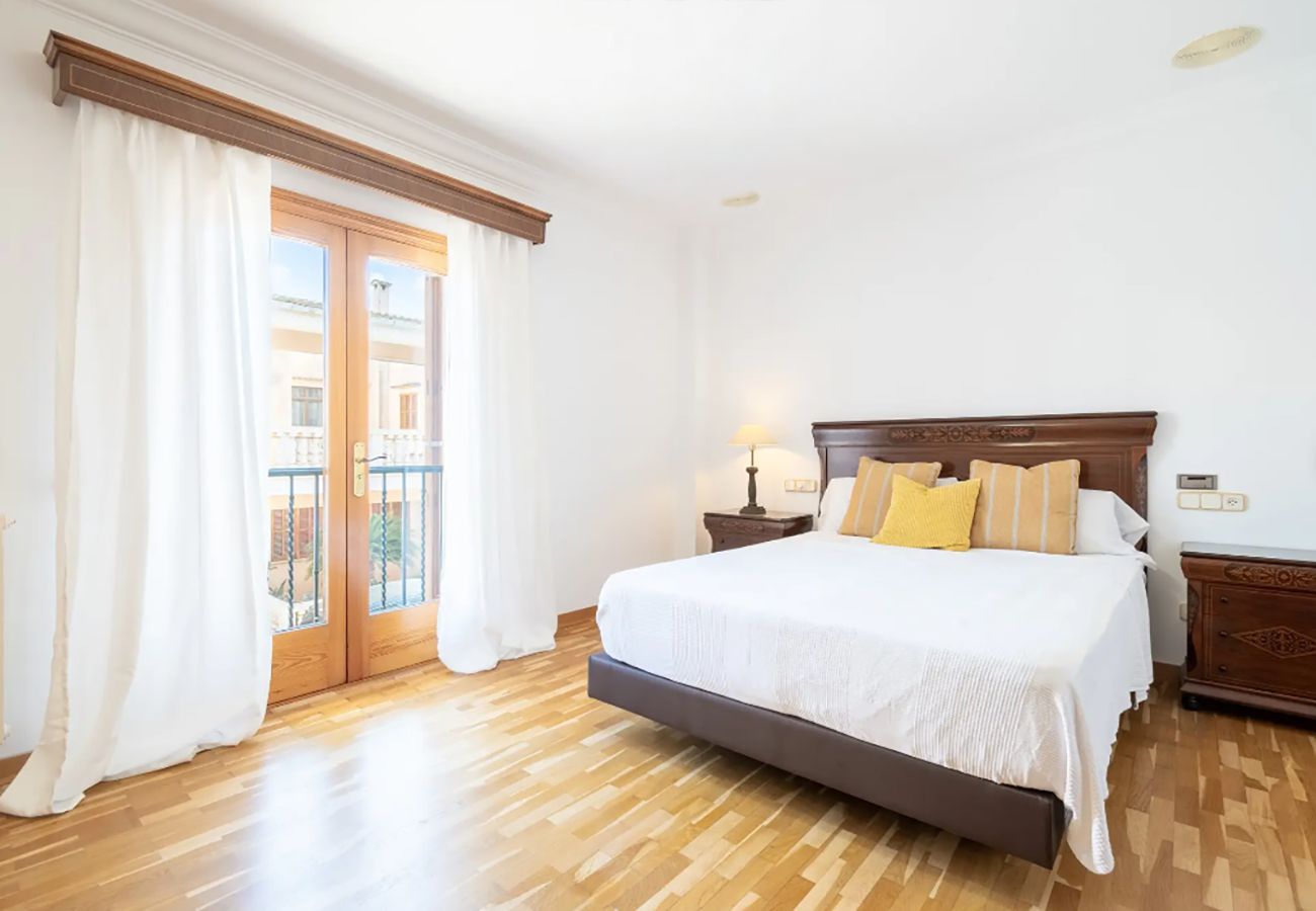 Chalet in Santa Margarida - Luxuriöse traditionell mallorquinische 4SZ Dorfvilla